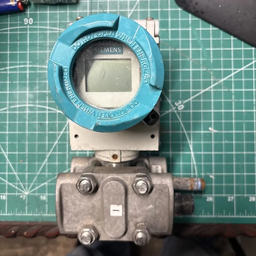 Датчик давления Siemens 7MF4033-1FA10-1NC7-Z SITRANS P D-76181 Pressure Transmit
