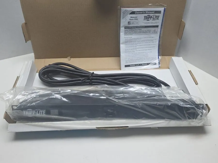 Блок розеток PDU Tripp Lite PDUMH15 1.4kW Metered PDU 120V 13 Outlets 5-15R 5-15