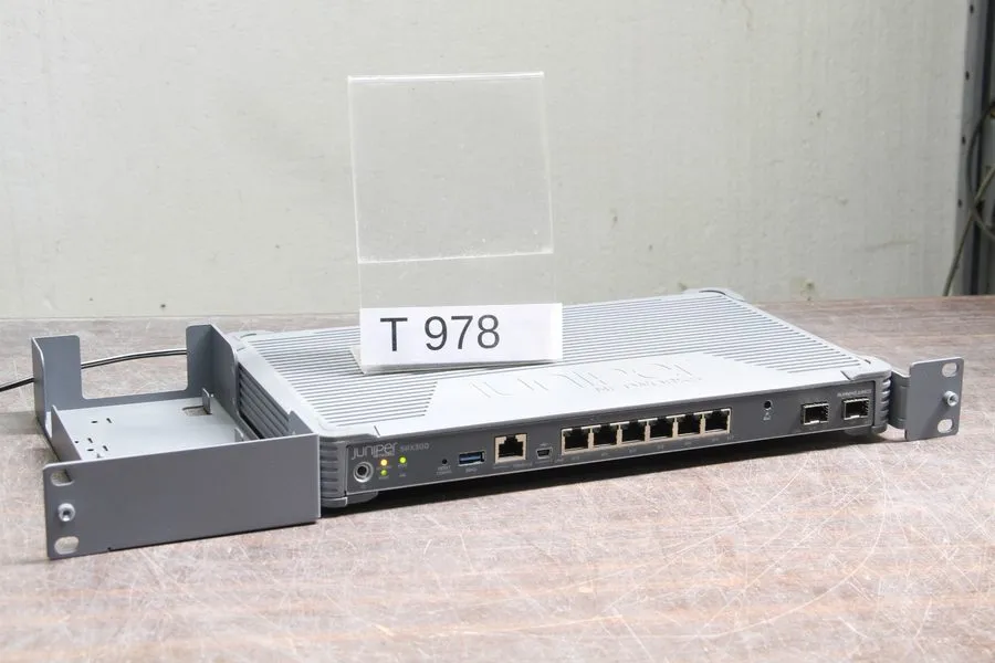 Межсетевой экран Juniper Networks SRX300 Services Desktop Security Appliance