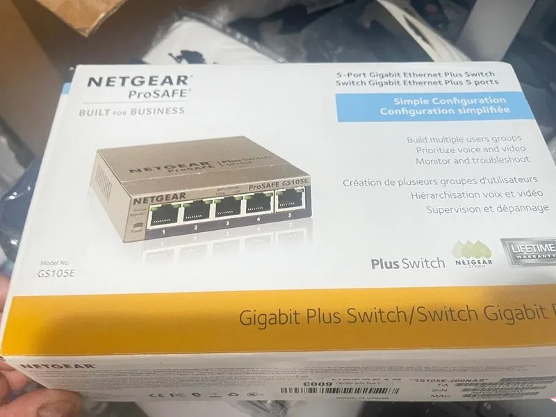 Коммутатор NETGEAR ProSAFE GS105E-200NAS 5 Port Gigabit Smart Managed Plus Switc