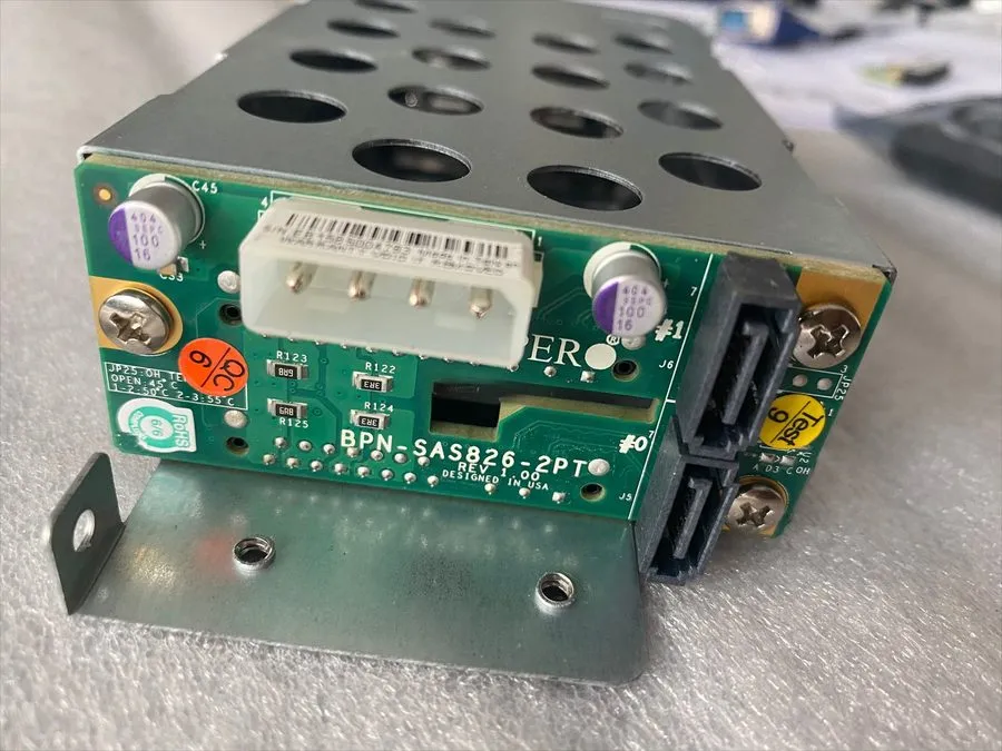 Сервер Supermicro MCP-220-82609-0N Rear 2x 2.5" HDD Bay Enclosure BPN-SAS826-2PT