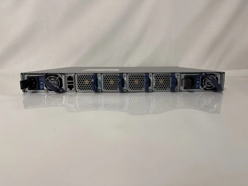 Коммутатор Arista DCS-7050SX2-72Q-R 48 Port 10GB SFP+ 6x 40GB QSFP+ B-F Switch — фото лота 4
