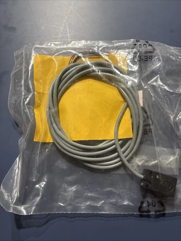 Датчик приближения TURCK BI8U-Q10-AP6X2 ProXimity Sensor, 8mm Range, 10-30VDC, P — фото лота 1