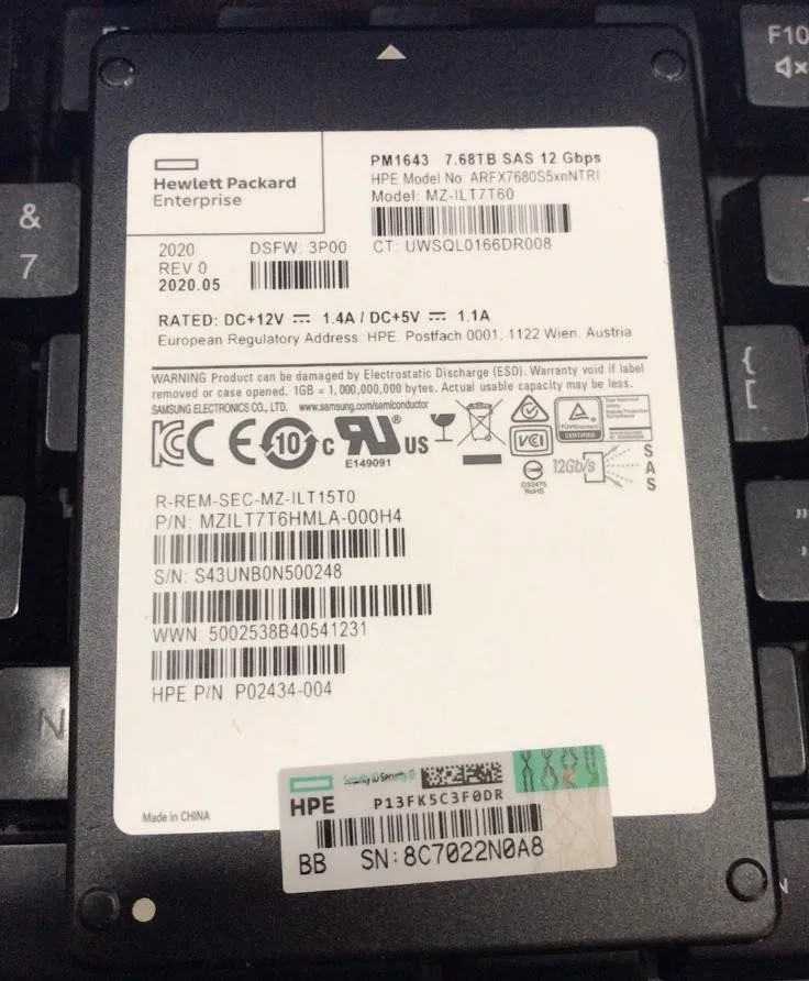 SSD-накопитель Samsung PM1643 7.68TB HPE SSD 2.5" SAS 12Gb/s MZILT7T6HMLA-000H4 
