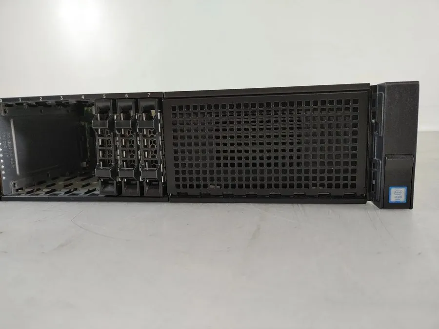 Сервер Dell poweredge R730 server UPGRADED 64GB Ram, 2 X E5-2687W4 v4, Tesla V10 — фото лота 1