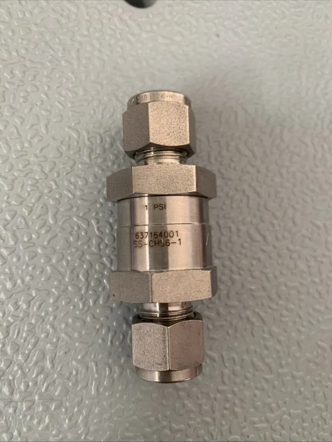 Клапан Swagelok 3/8" Poppet Check Valve, 1 psi, 316L, SS-CHS6-1