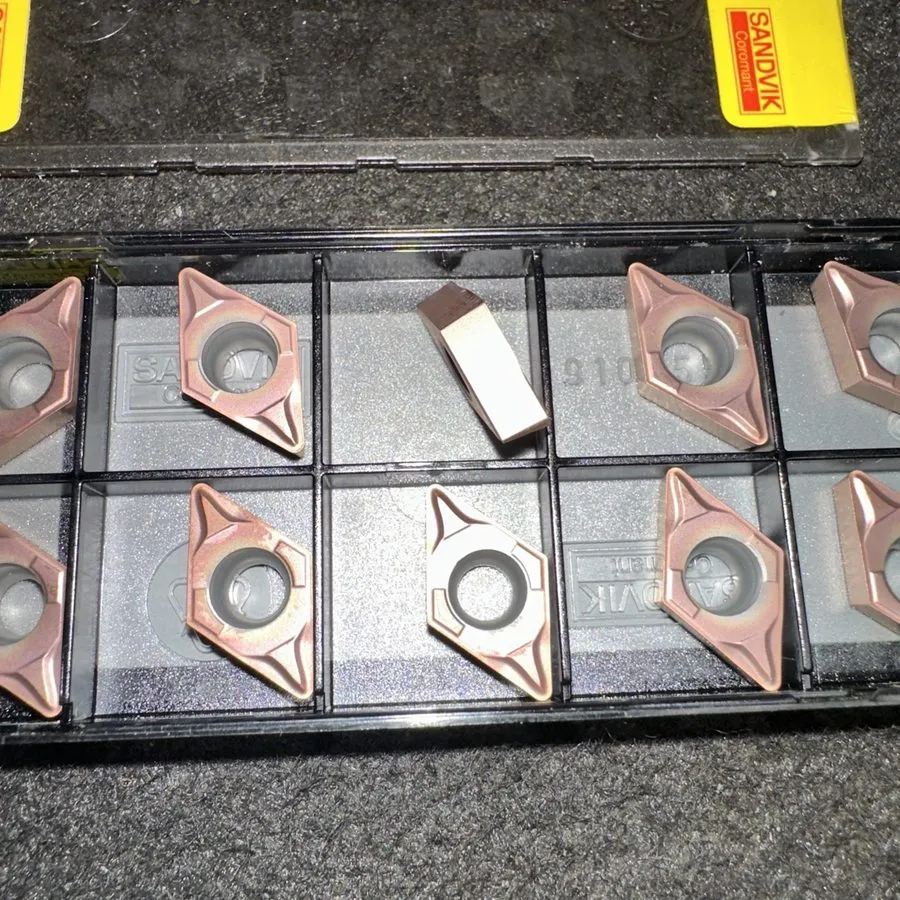 Режущий инструмент Sandvik Carbide Insert DCMT 3(2.5)2-MF/DCMT 11 T3 08-MF 1125  — фото лота 1
