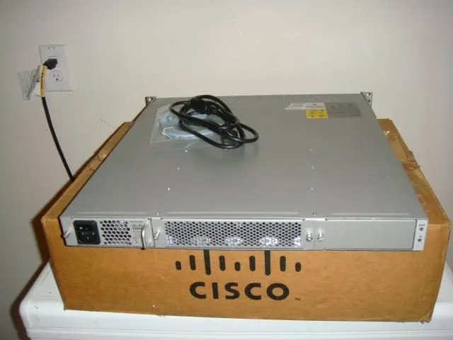 Объектив Cisco N2K-C2148T-1GE V02 Nexus 2148T Gigabit Ethernet Fabric Extender D