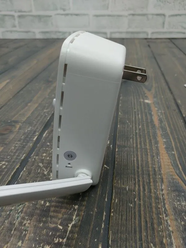 Объектив Linksys Model RE6300 AC750 Boost Dual-Band Wi-Fi Gigabit Range Extender