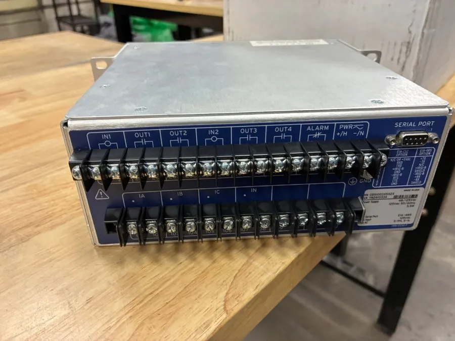 Реле защиты Ship SEL-551 OVERCURRENT RELAY RECLOSING 055100CX6X2X 220vdc — фото лота 2