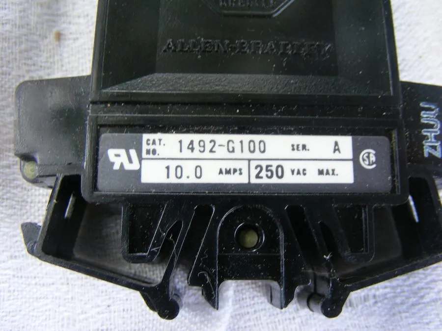Автоматический выключатель Allen-Bradley 1492-G100 CIRCUIT BREAKER 10AMP 1POLE 2