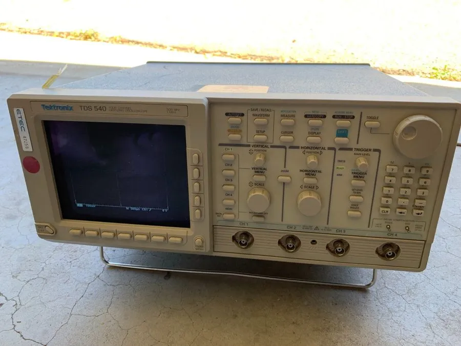 Осциллограф Tektronix TDS540 4 Channel, 500MHz 1GS/s Oscilloscope