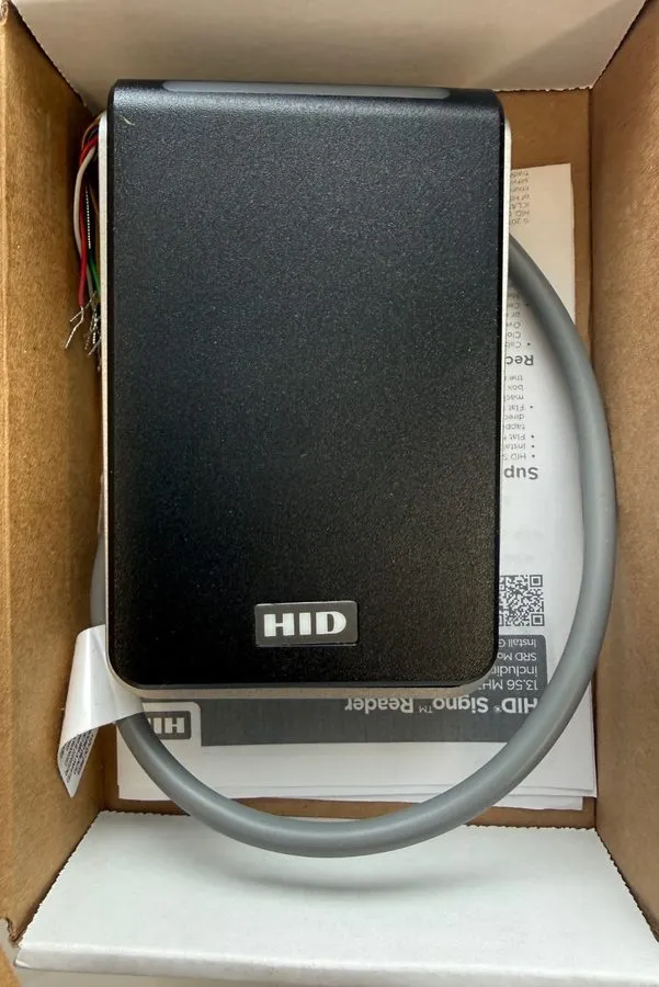 Оборудование видеонаблюдения HID Signo 40NKS-02-0002BL er 40 Black — фото лота 1