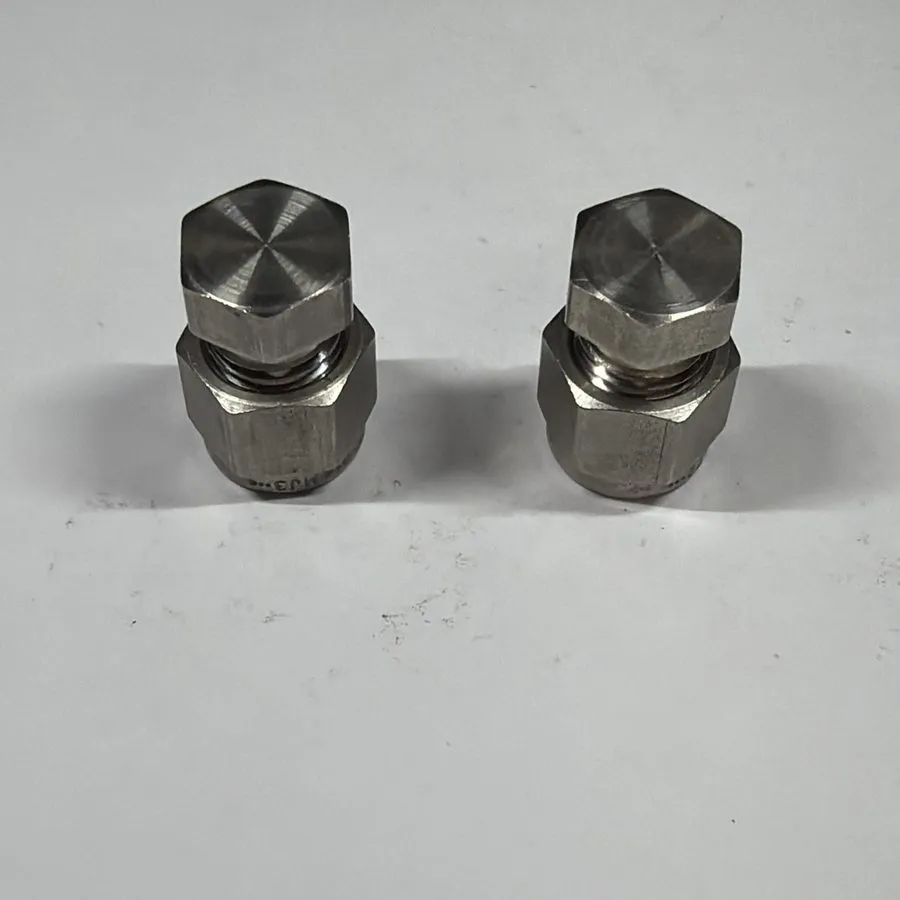 Фитинг 2 Swagelok Stainless Steel Cap Fitting, 1/4" Tube Cap SS-400-C — фото лота 1