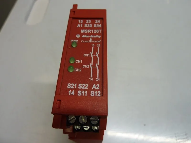 Реле безопасности Allen Bradley MSR126T 440R-N23117 Guardmaster Safety Relay 24V — фото лота 2