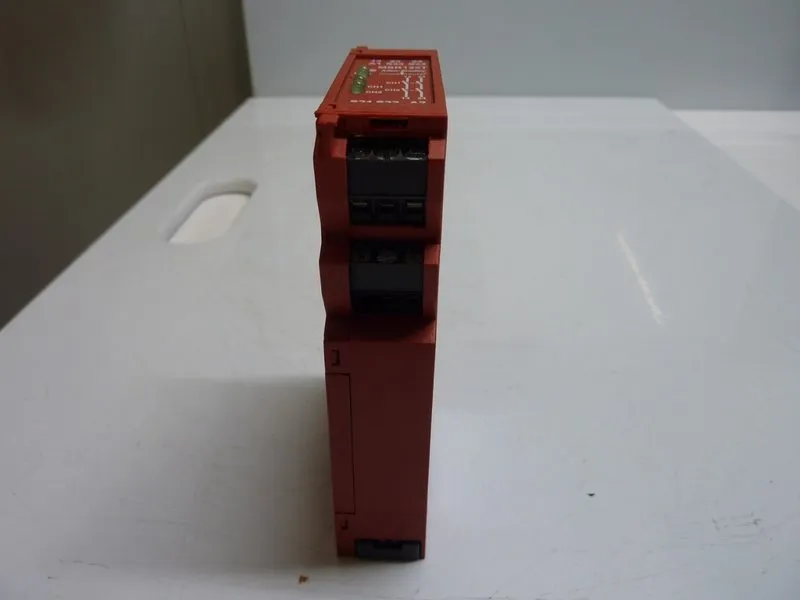 Реле безопасности Allen Bradley MSR126T 440R-N23117 Guardmaster Safety Relay 24V — фото лота 3