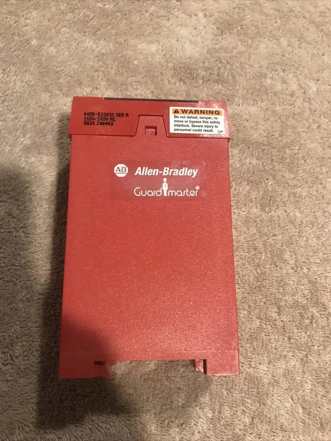 Реле безопасности Allen Bradley MSR8T (440R-E23031) surplus.
