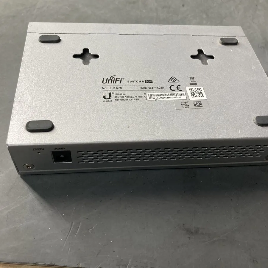 Коммутатор Ubiquiti Networks UniFi 8 Port Ethernet Switch US-8-60W