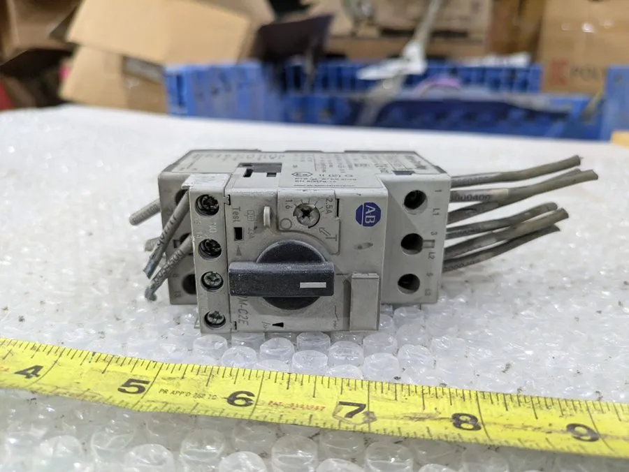 Автоматический выключатель Allen Bradley 140M-C2E-B25 Motor Protection Circuit B