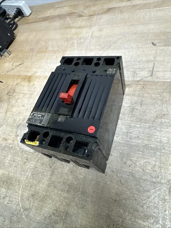 Автоматический выключатель GE THED136070 70 amp 3 pole 600 volt 25kA@480v THED C