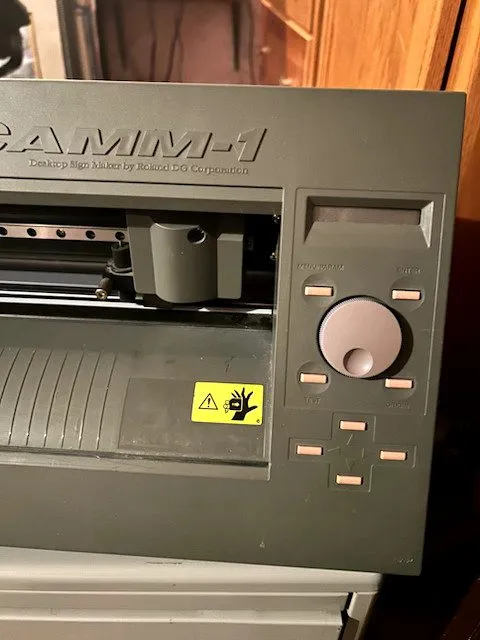 Режущий плоттер Roland CAMM-1 SERVO GX-24 24-Inch Professional Desktop Vinyl Cut
