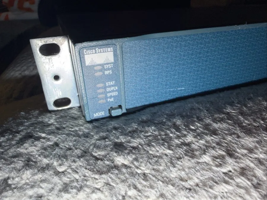 Коммутатор Cisco Catalyst WS-C3560-24PS-S 24-Port 10/100 POE Fast Ethernet Switc