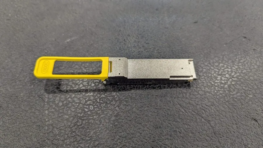 Трансивер Juniper JNP-QSFP-100G-PSM4 Optical Transceiver PSM4