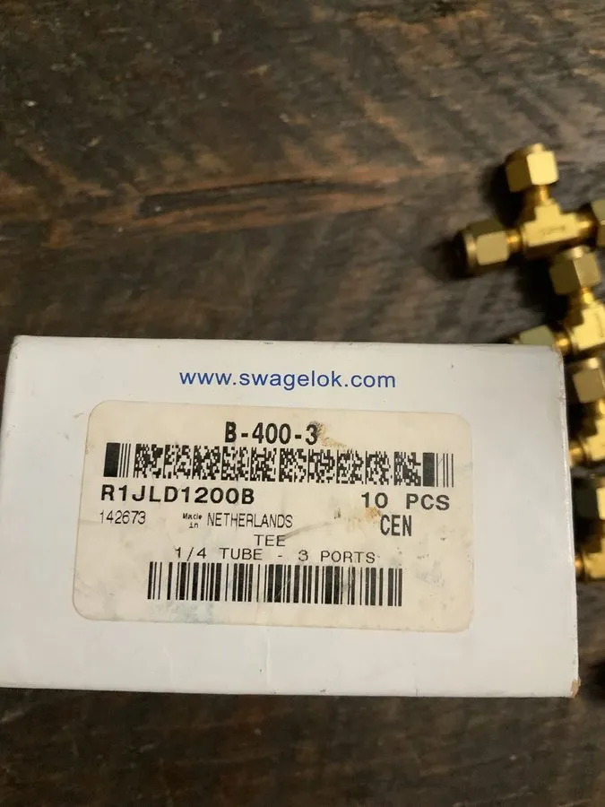 Фитинг B-400-3 Brass Swagelok Tube Fitting, 1/4 in. Tube OD