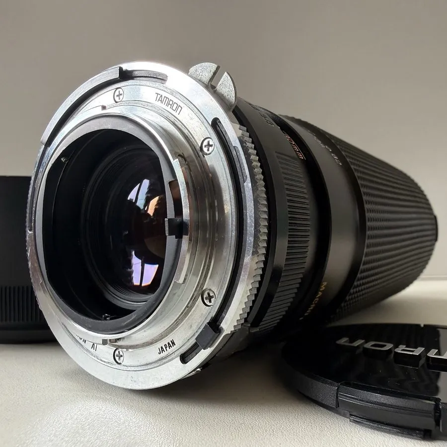 Объектив Tamron SP 60-300mm f/3.8-5.4 Lens with Case, UV Filter & Lens Hood