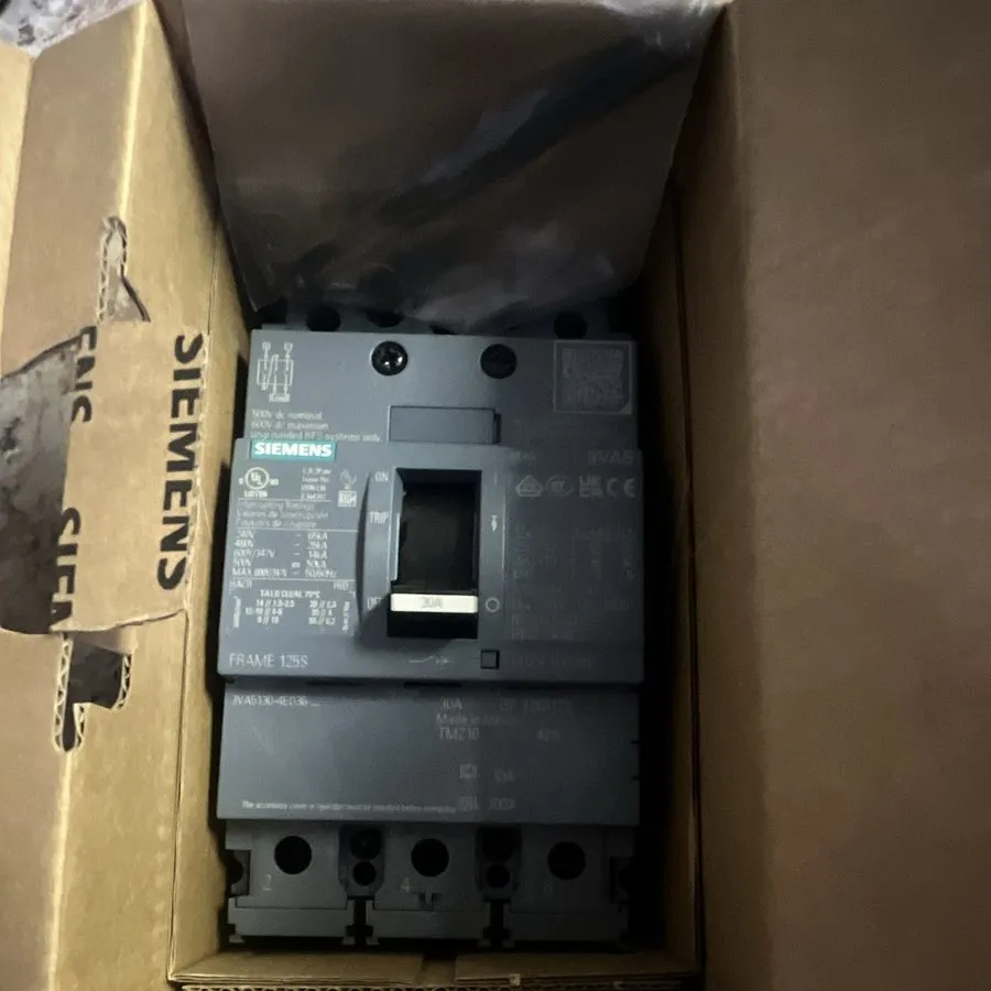 Автоматический выключатель Siemens 3VA5130-4ED36-0AA0 is a 30-amp, 3-pole molded — фото лота 1