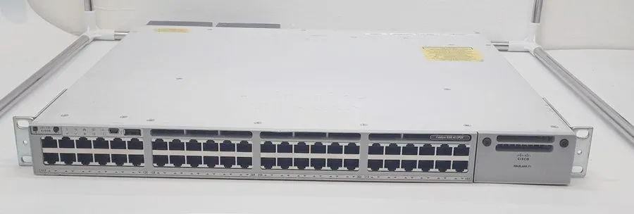 Коммутатор Cisco Catalyst C9300-48U 48 Port GbE UPoE Network Switch