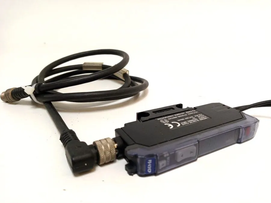 Датчик Keyence FS-V31CP Fiber Optic Sensor Amplifier