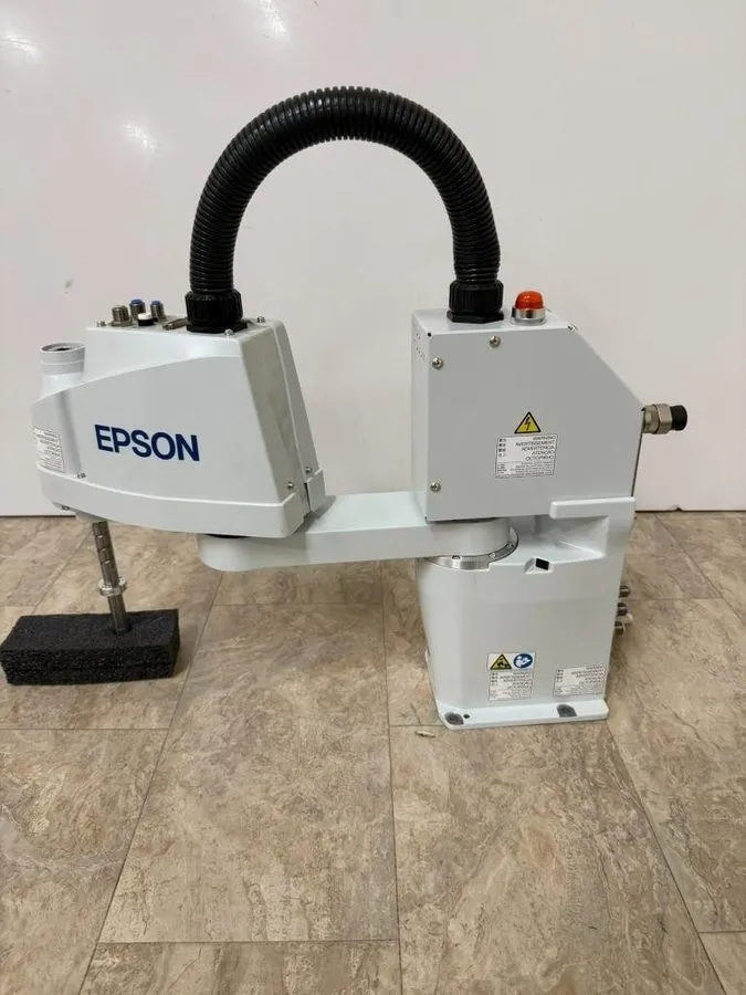 Робот Seiko Epson T3-401S industrial PICK & PLACE SCARA ALL-IN-ONE ROBOT