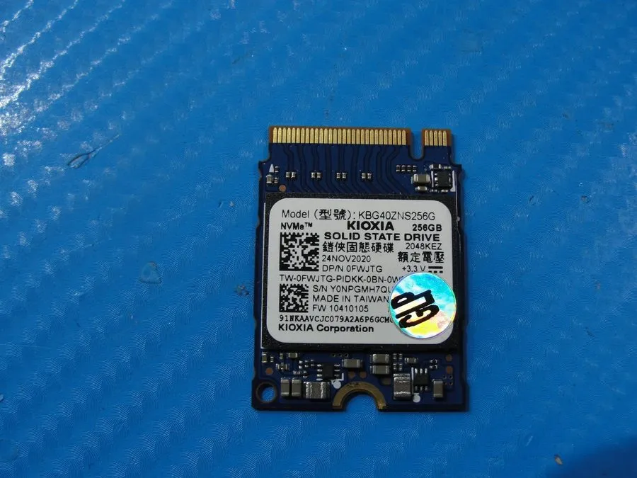 SSD-накопитель KIOXIA KBG40ZNS256G 256GB NVMe M.2 2230 Internal SSD TRIM SMART