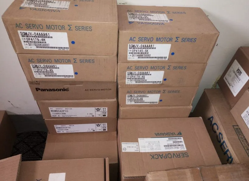 Сервопривод YASKAWA SGDV-R70A01B002000 Servo Drive