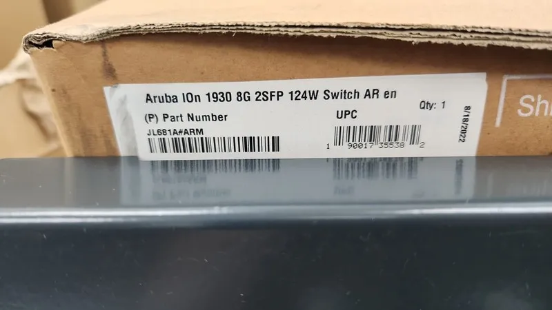Коммутатор HPE Aruba Instant On 1930 JL681A 8-Port PoE+ 124W Managed Switch