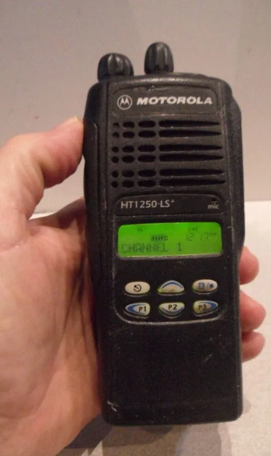 Радиостанция Motorola HT1250 LS+ UHF 450-512MHz 4W 16CH Two Way Radio AAH25SDH9D