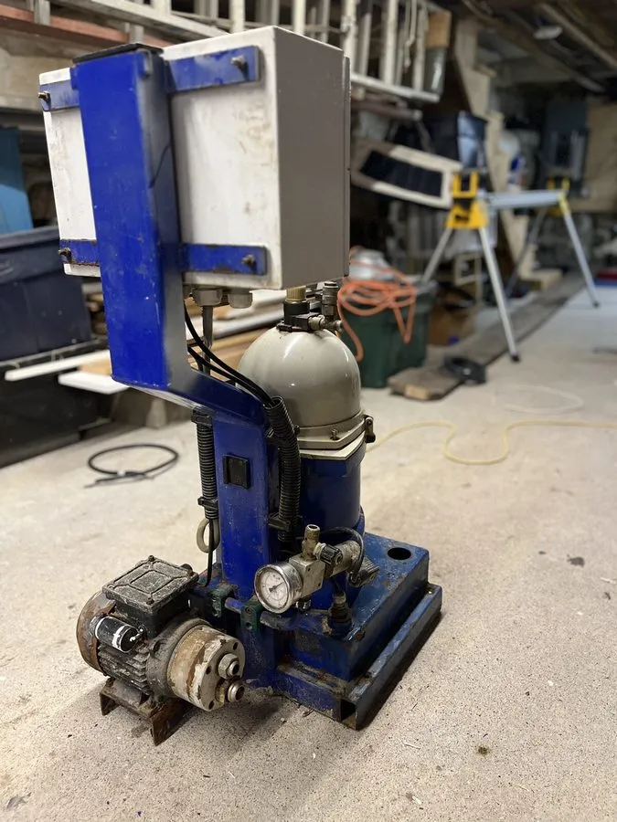 Центрифуга Alfa Laval Emmie Oil Centrifuge Separates Water And Oil MIB 303S-13 — фото лота 2