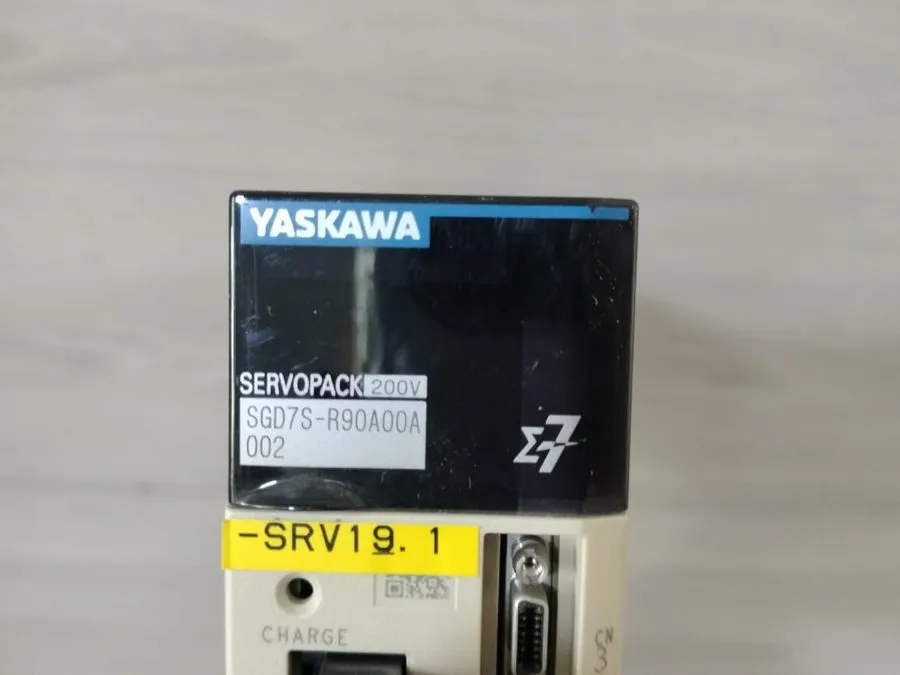 Сервопривод YASKAWA SGD7S-R90A00A002 Servo Drive