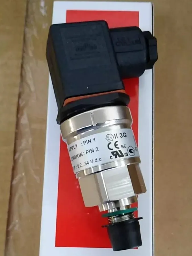 Датчик давления Danfoss Pressure Transmitter Sensor MBS3250 060G1791 0-10bar 4-2
