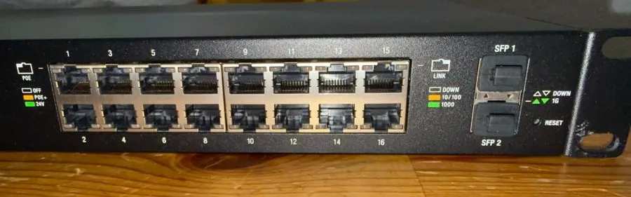 Коммутатор Ubiquiti EdgeSwitch 16 150W ES-16-150W 16-Port PoE+ Network Switch
