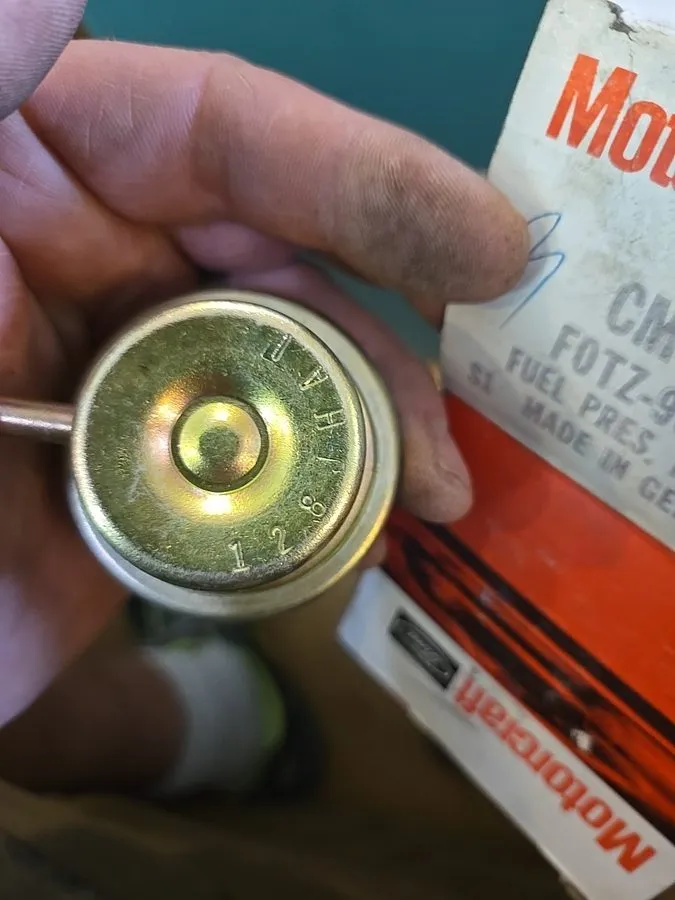 Трубопроводная арматура Fuel Pressure Regulator CM-4685 FOTZ-9C968A. (C) — фото лота 2