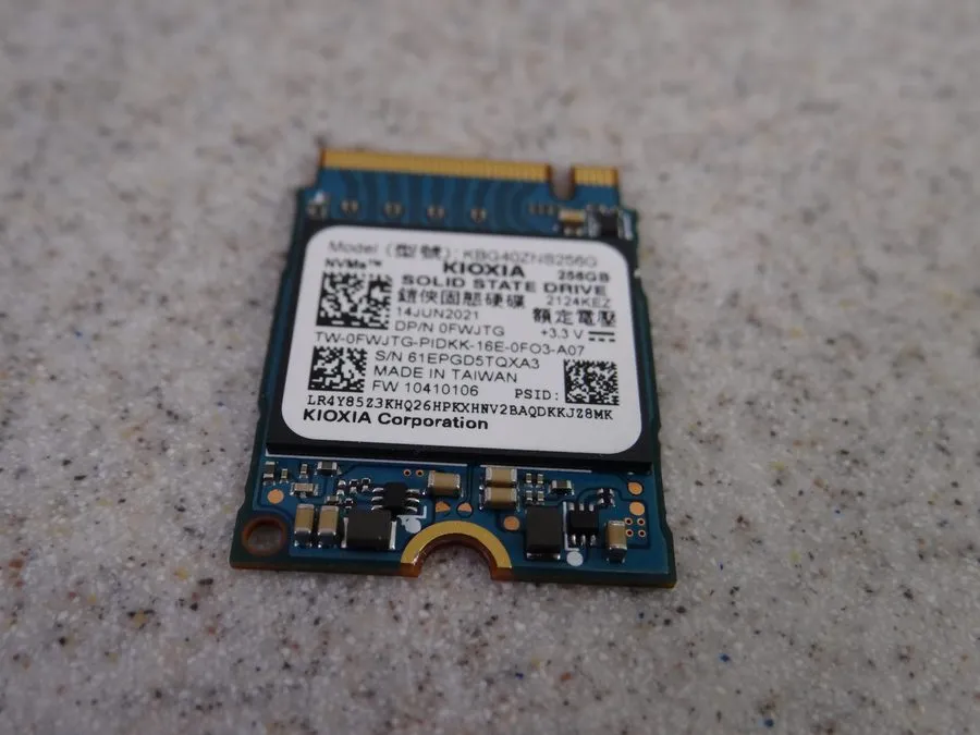 SSD-накопитель KIOXIA KBG40ZNS256G 256GB NVMe M.2 2230 Internal SSD TRIM SMART
