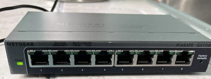 Коммутатор Netgear ProSAFE GS108E v2 Plus 8-Port Gigbit Ethernet Switch