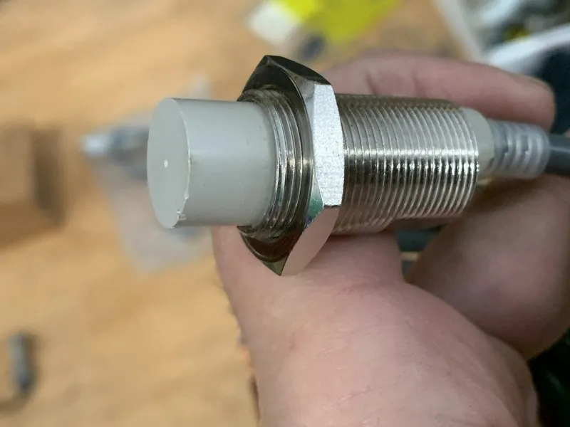 Датчик приближения Omron E2E-X10MF1 Proximity Sensor, 12-24VDC, 08705