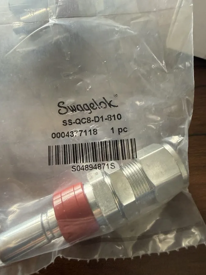 Трубопроводная арматура Swagelok SS-QC8-D1-810 Quick Connect Stem with Valve FNS