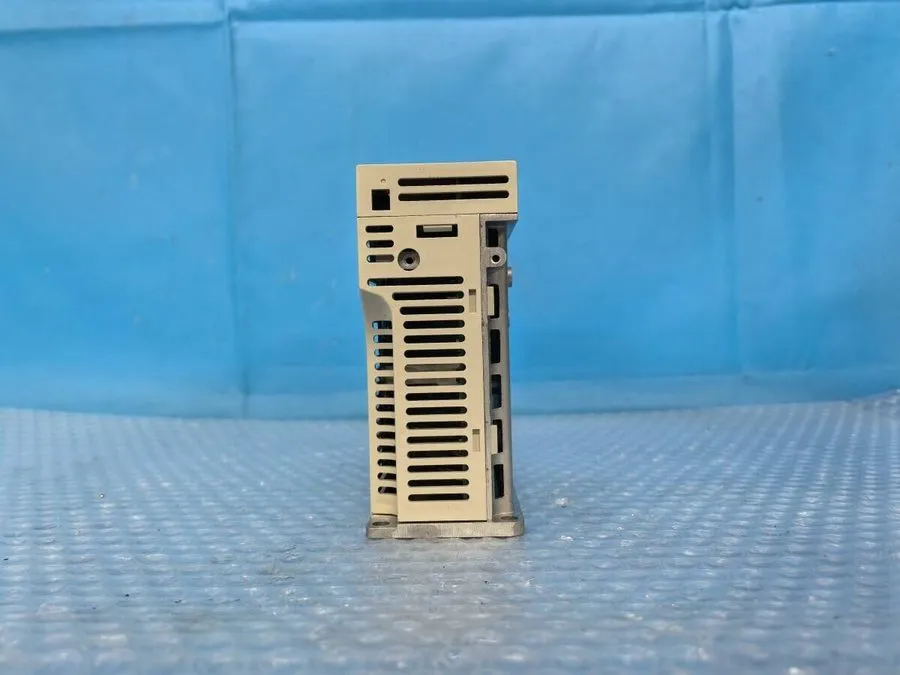 Сервопривод YASKAWA SERVOPACK SGDA-01AS