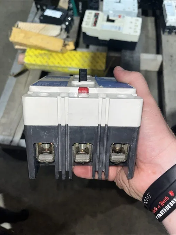 Автоматический выключатель Eaton Ehd3050 Molded Case Circuit Breaker, 50 A, 480V — фото лота 2