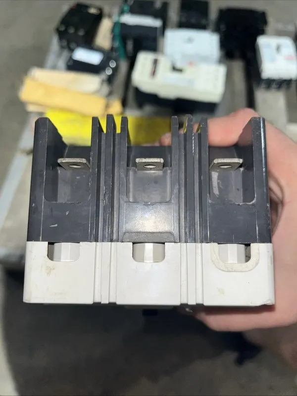 Автоматический выключатель Eaton Ehd3050 Molded Case Circuit Breaker, 50 A, 480V — фото лота 3