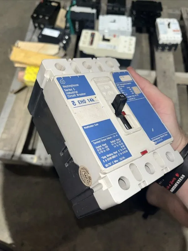 Автоматический выключатель Eaton Ehd3050 Molded Case Circuit Breaker, 50 A, 480V — фото лота 4